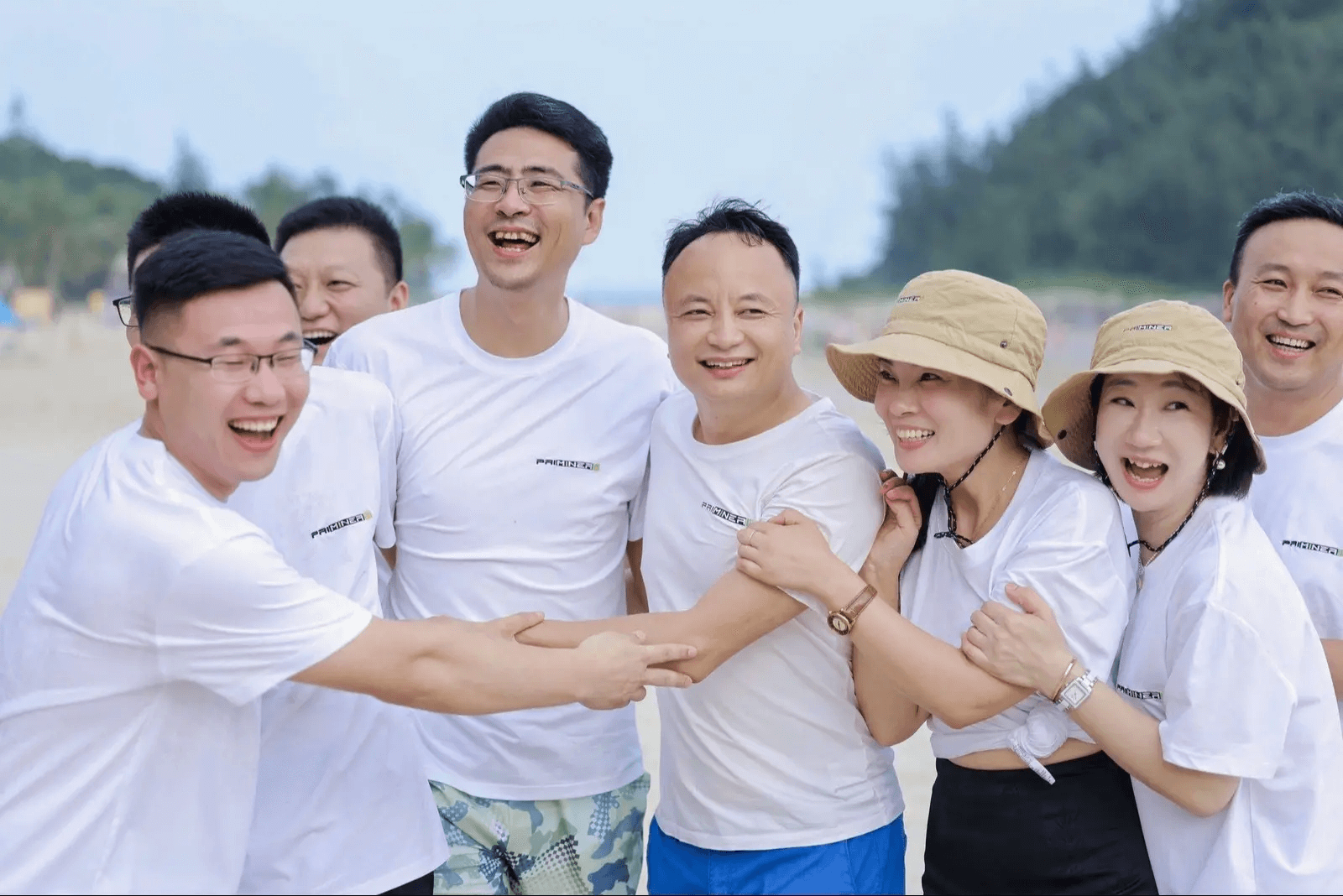 为何越来越多的公司选择专业团建公司